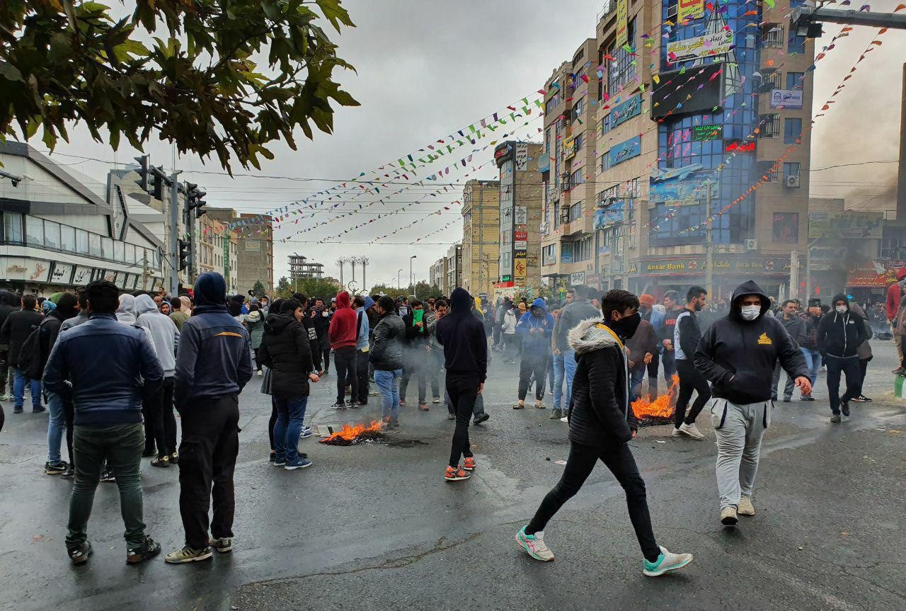 ایران باید احکام اعدام معترضان آبان را لغو کند ایران باید احکام اعدام معترضان آبان را لغو کند
